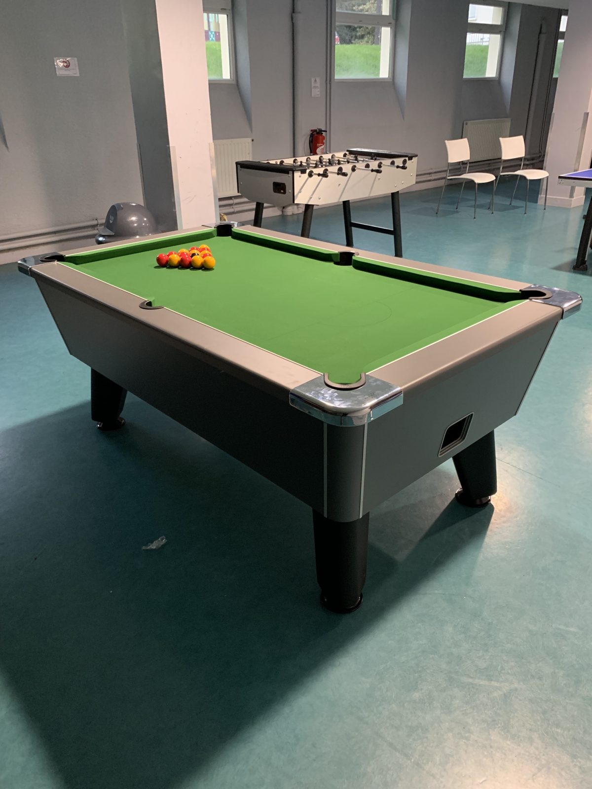 Vente de billard, mobilier, luminaires, accessoires de billards et baby foot